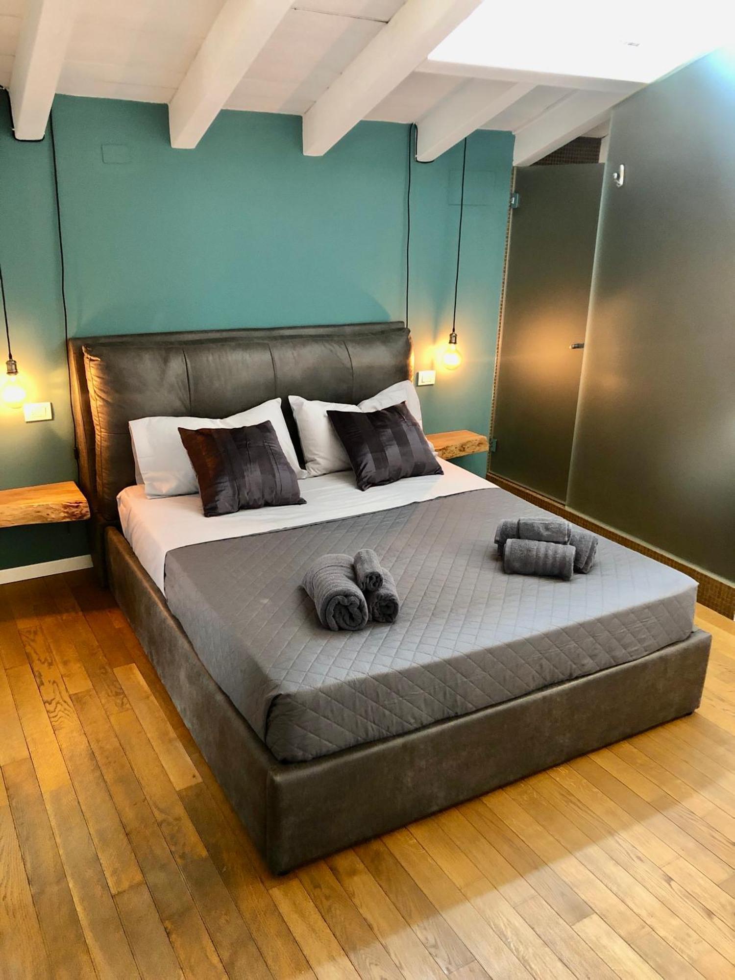 Luxury Industrial Apt Vicino Al Centro Con Garage 布雷西亚 外观 照片